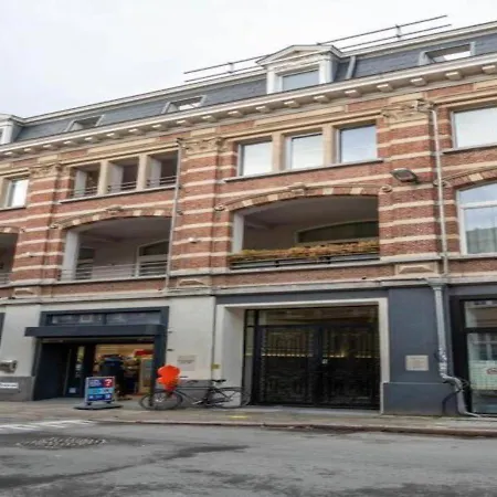 Urban Oasis With Free Parking Apartment *